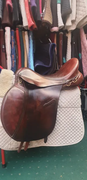 18" Frank Baines wide fit saddle