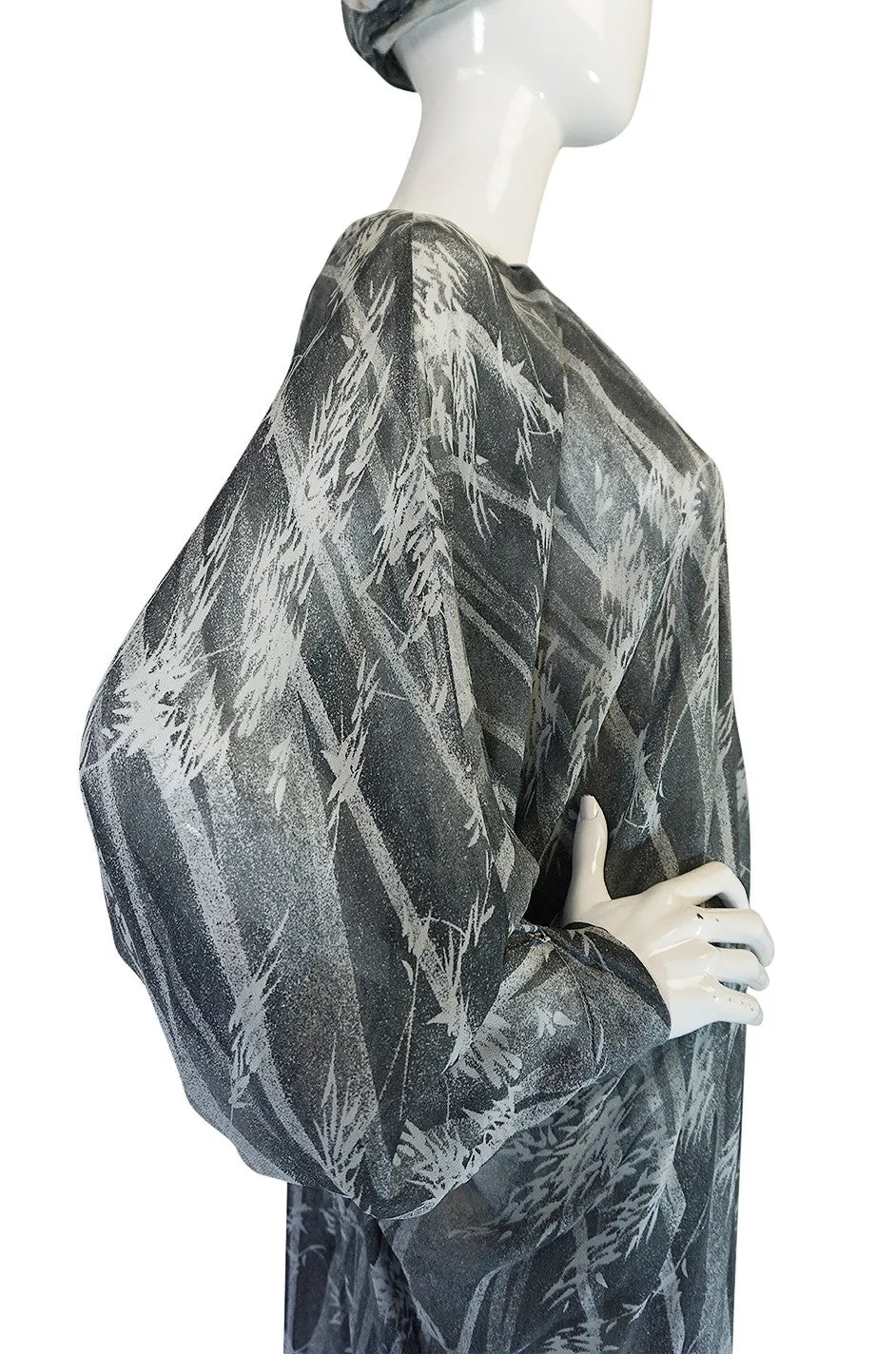 1970s Grey Print Chiffon Yuki Caftan Jersey Dress & Turban