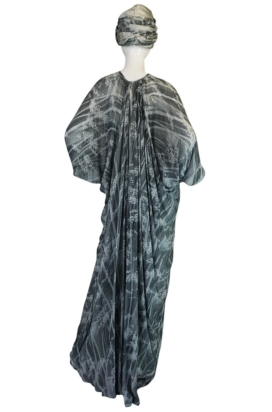 1970s Grey Print Chiffon Yuki Caftan Jersey Dress & Turban