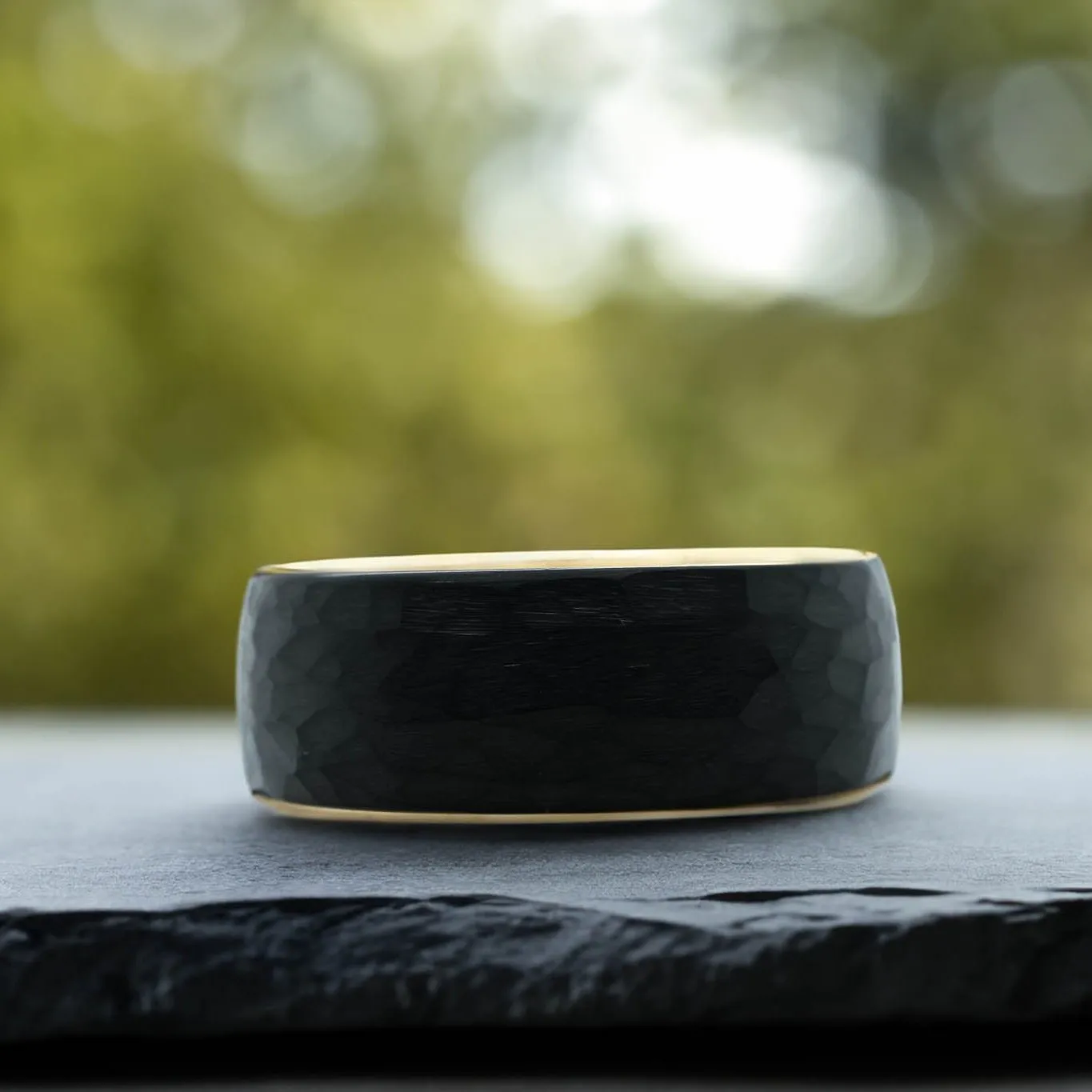 Black Hammered / Yellow Gold Interior - 8mm
