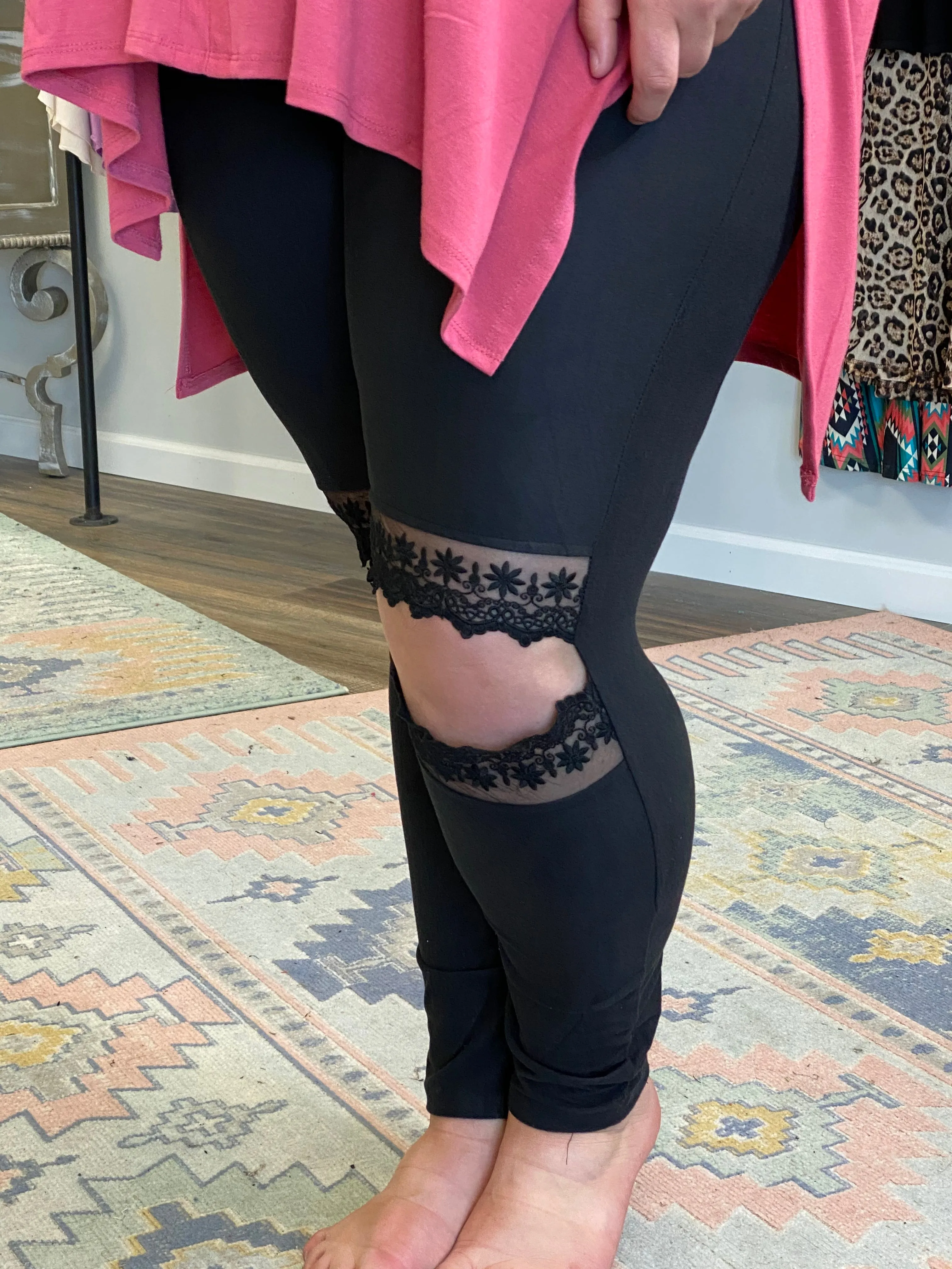 Curvy Lace Knee Leggings