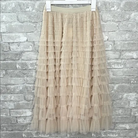 Dessin Studio Elegant Cream Layered Lace Midi Skirt
