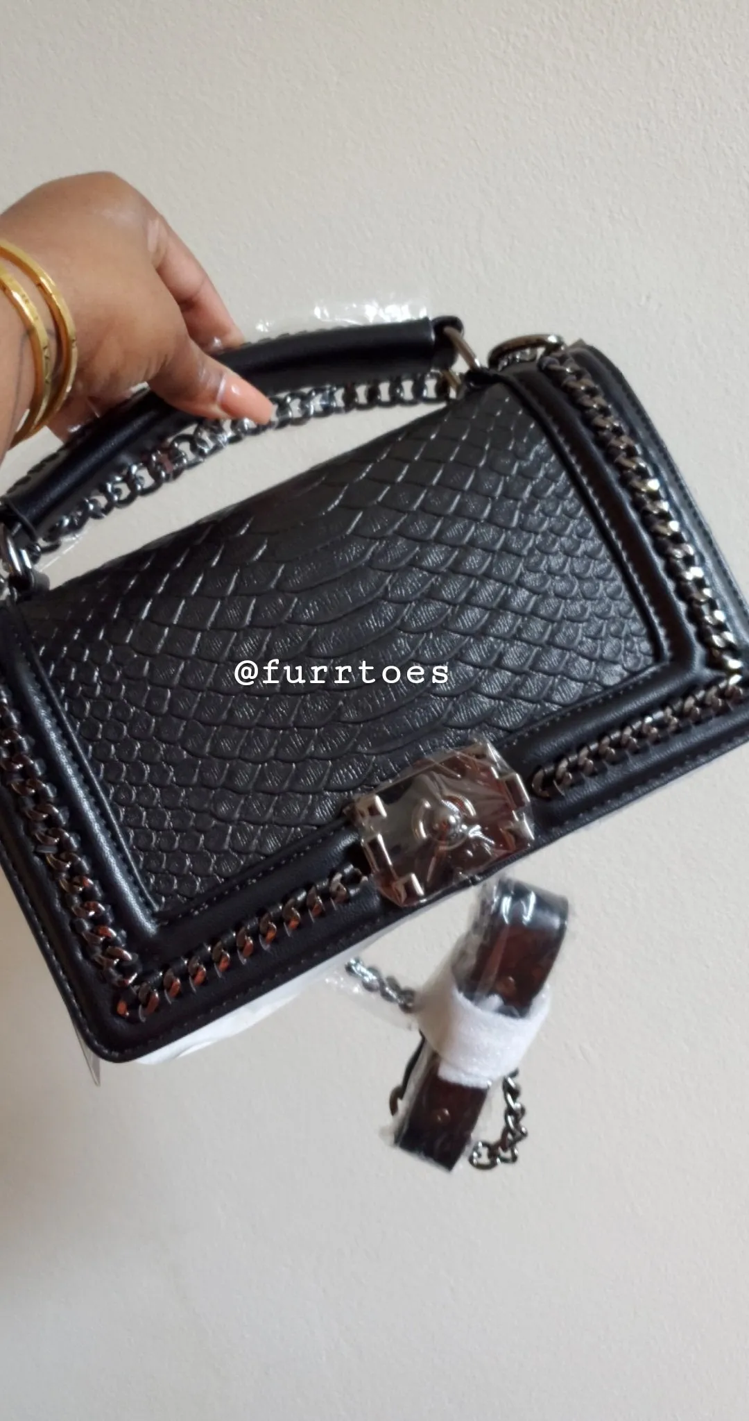 ELEGANT HANDBAG