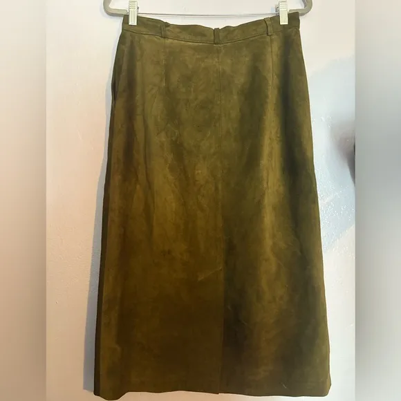 Elegant Olive Green Suede Skirt