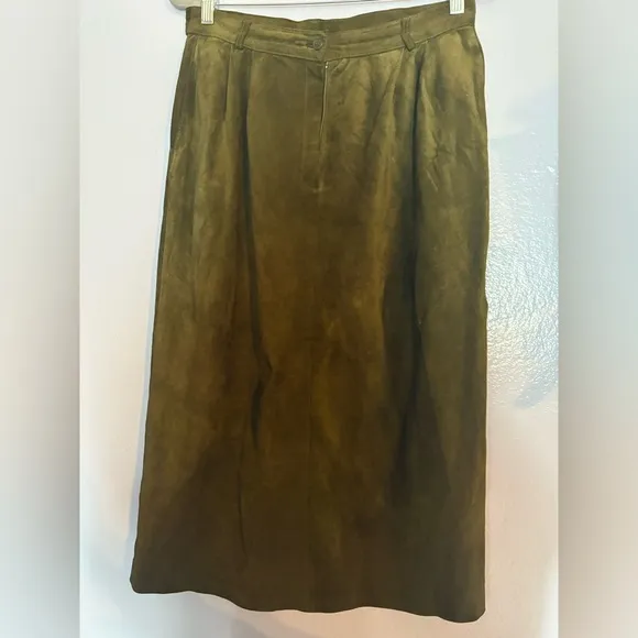 Elegant Olive Green Suede Skirt