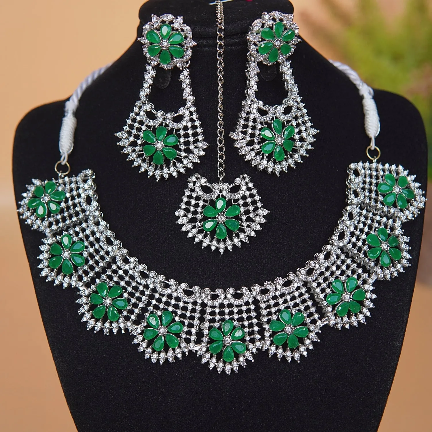 Elegant Zirconia Necklace Set
