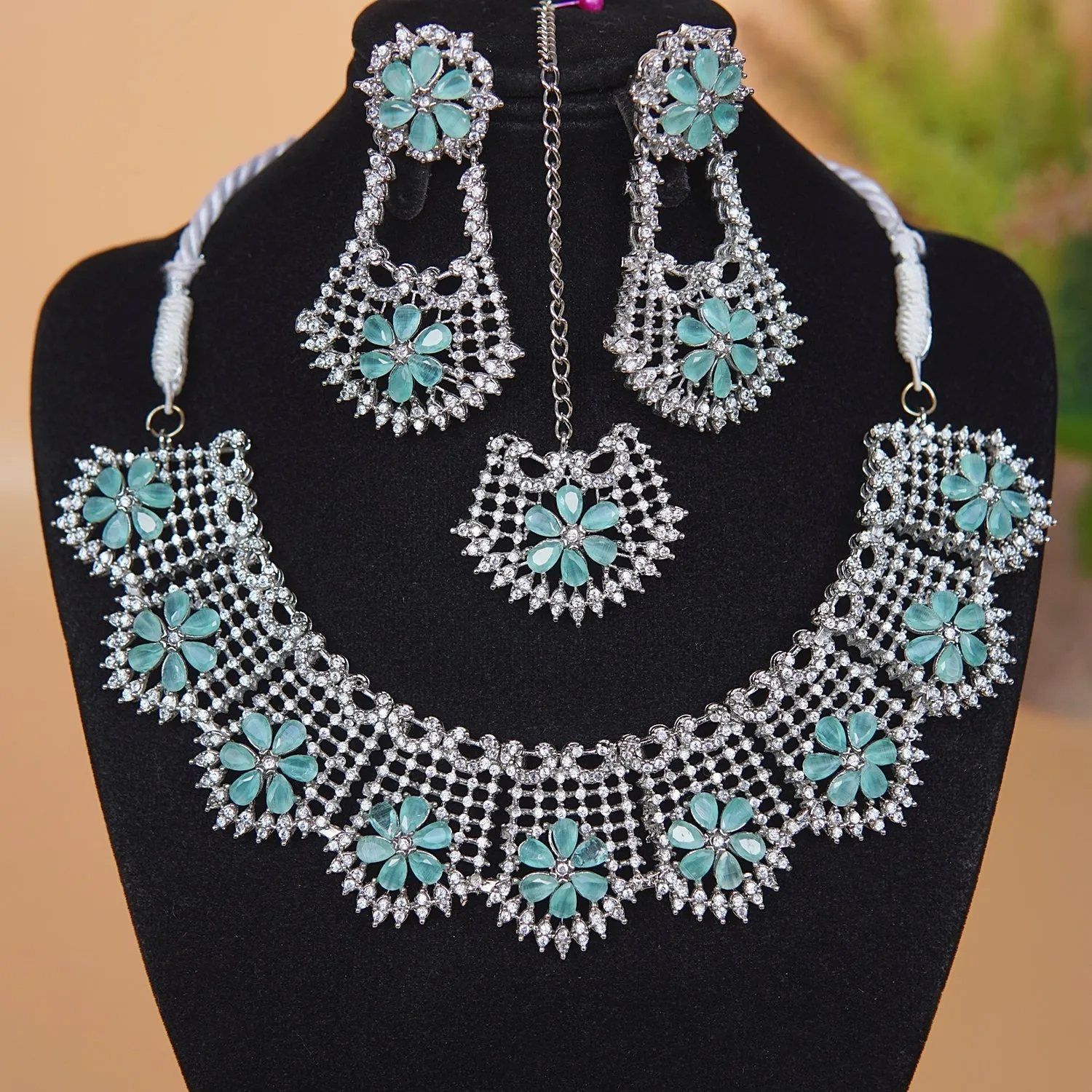 Elegant Zirconia Necklace Set