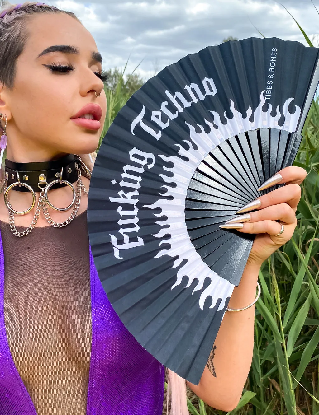 *EXCLUSIVE* TECHNO DOOF FAN