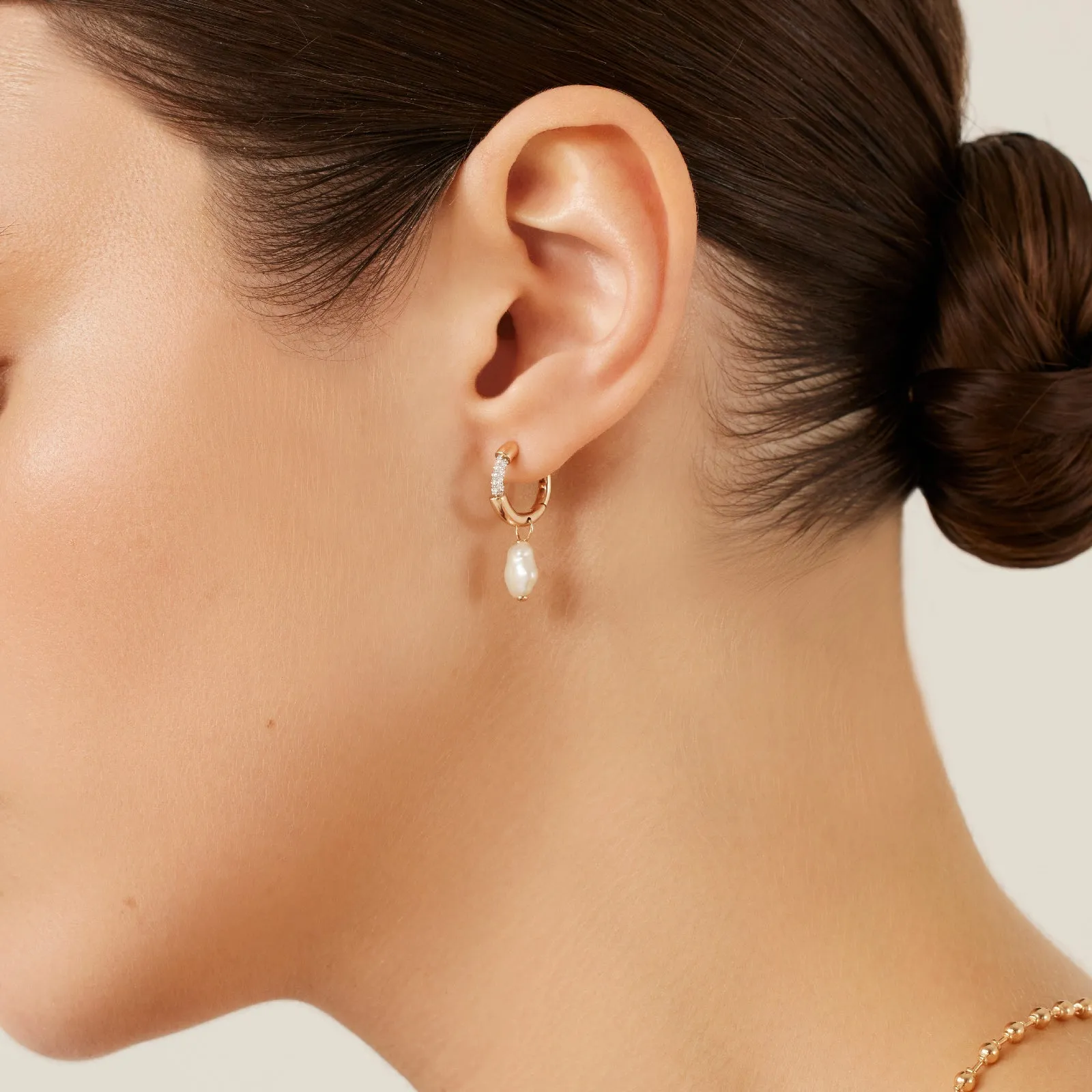 Explorer Pearl Dangling Hoop Earring