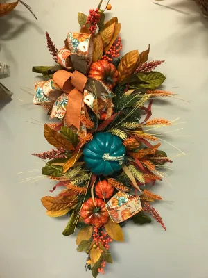 Fall Tabletop mantel decor w/pumpkins