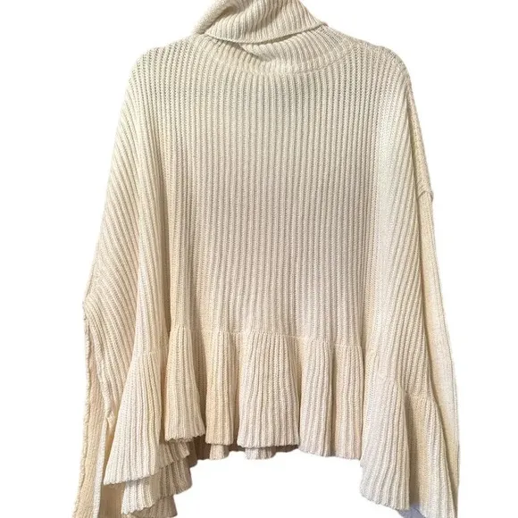 Free People Oversized Cotton Blend Turtle neck sweater M Cream knit ruffle hem