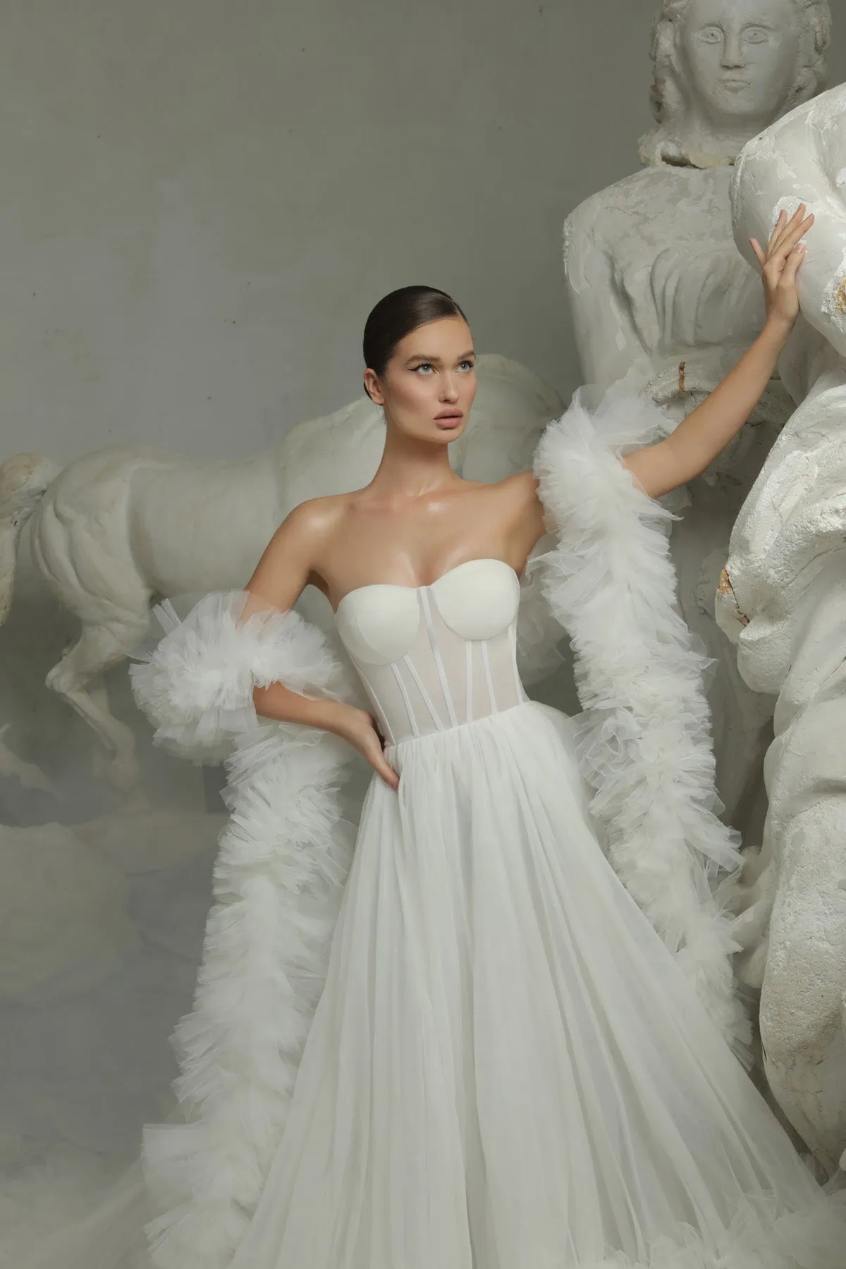 G4017 GLAMOROUS TARIK EDIZ