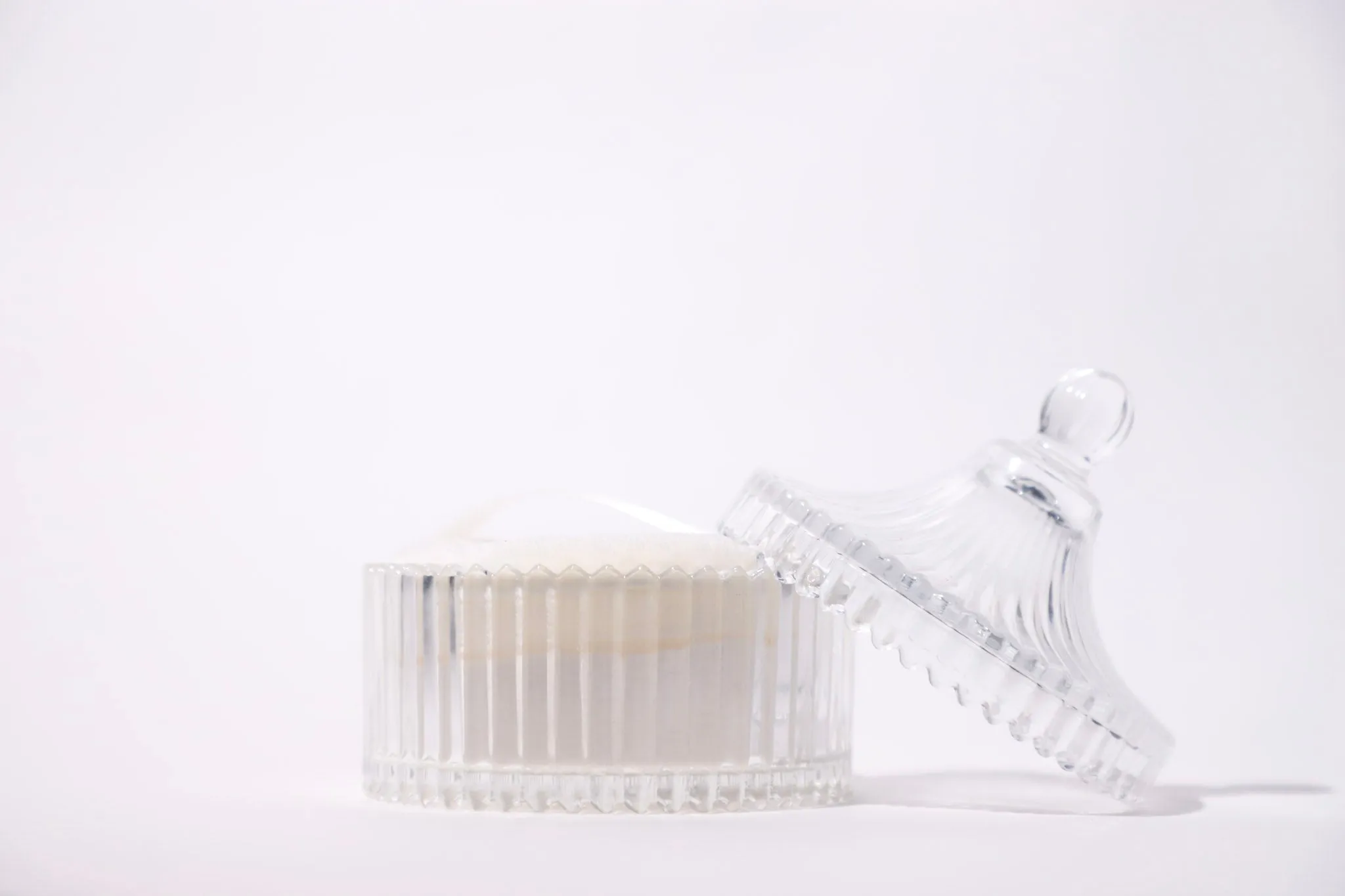 GLAMOROUS DUSTING BODY POWDER