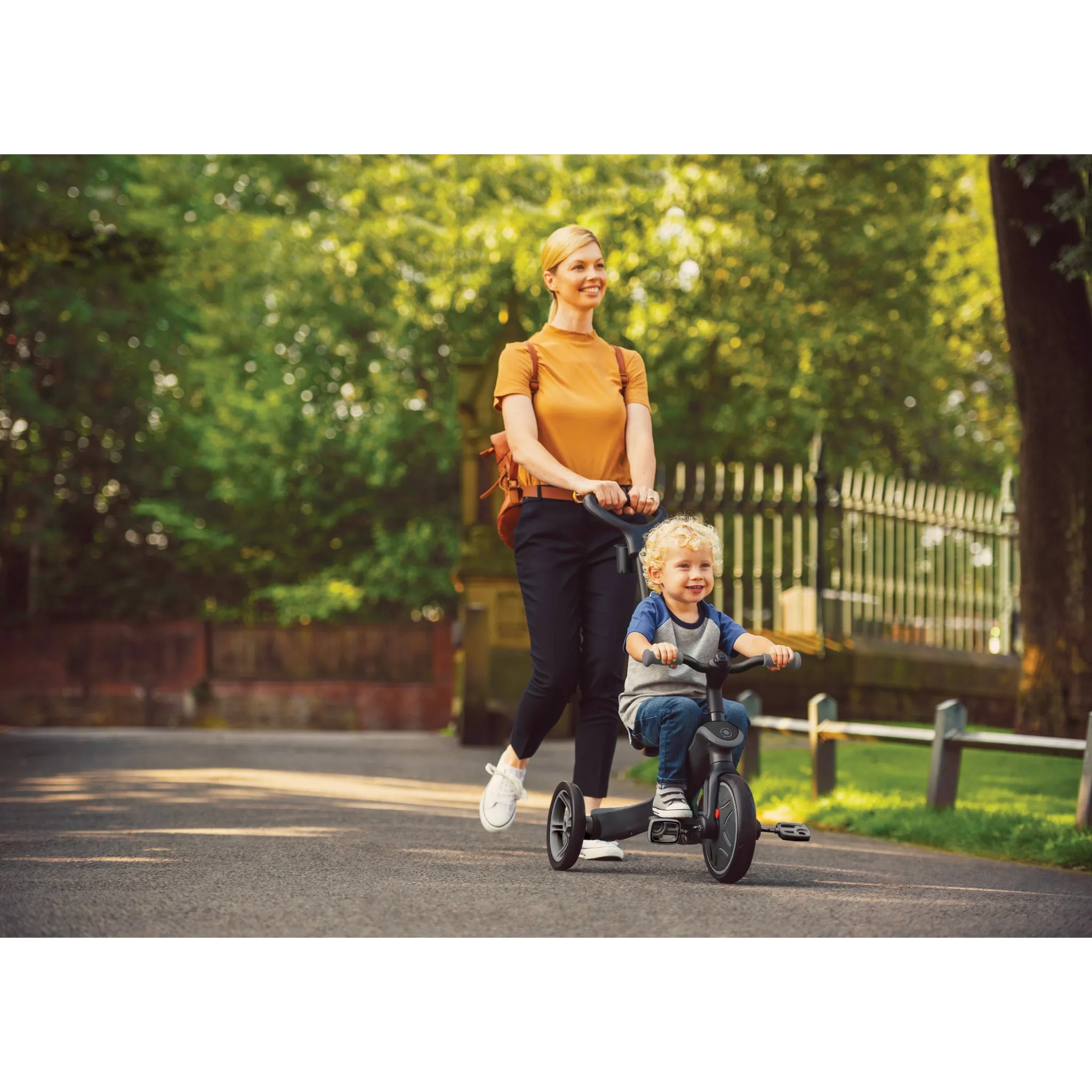 Globber Explorer Trike 4 in 1 Deluxe Play