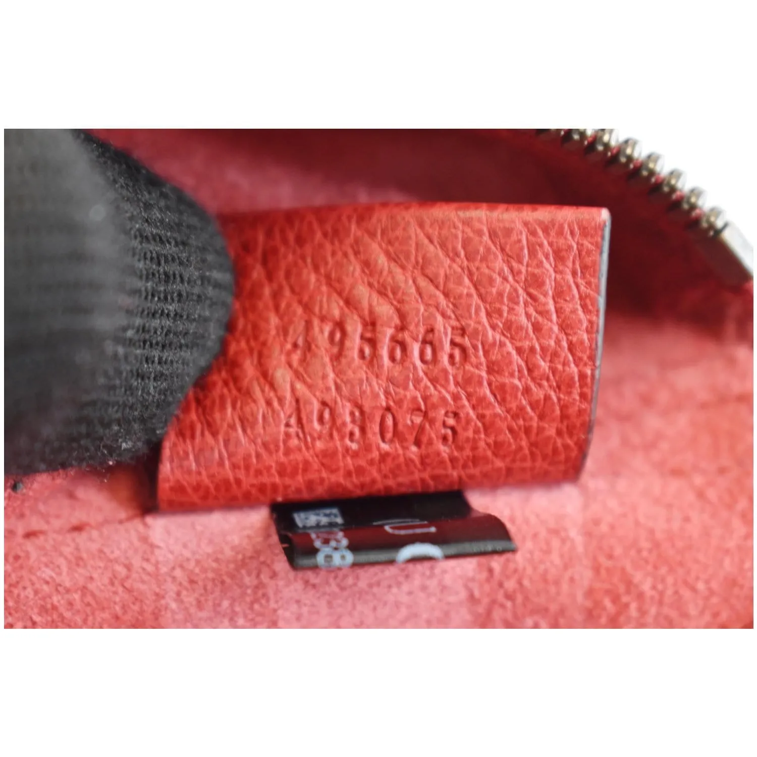 GUCCI Pebbled Leather Medium Logo Portfolio Clutch Hibiscus Red 495665 - 25% OFF