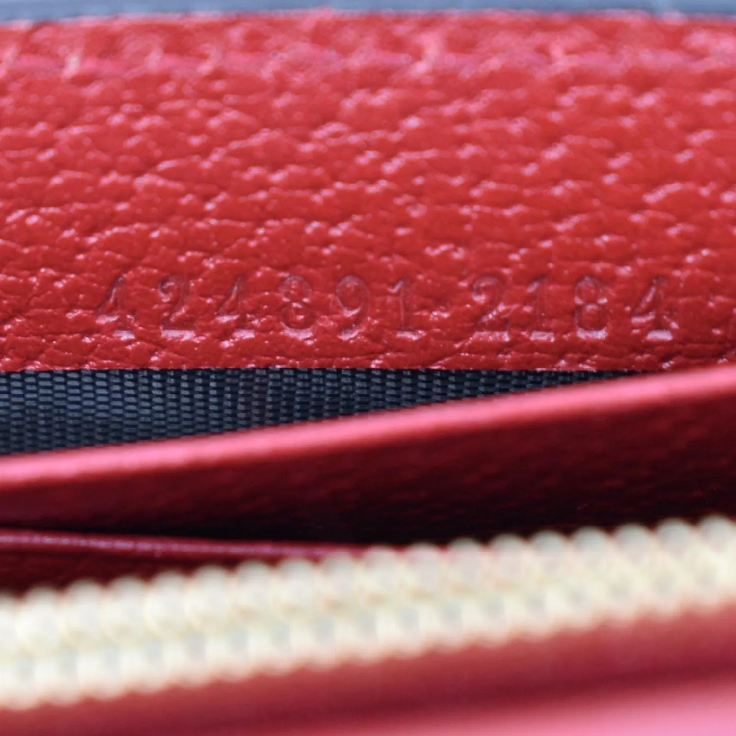 GUCCI Tian GG Supreme Canvas Chain Wallet Beige 424851