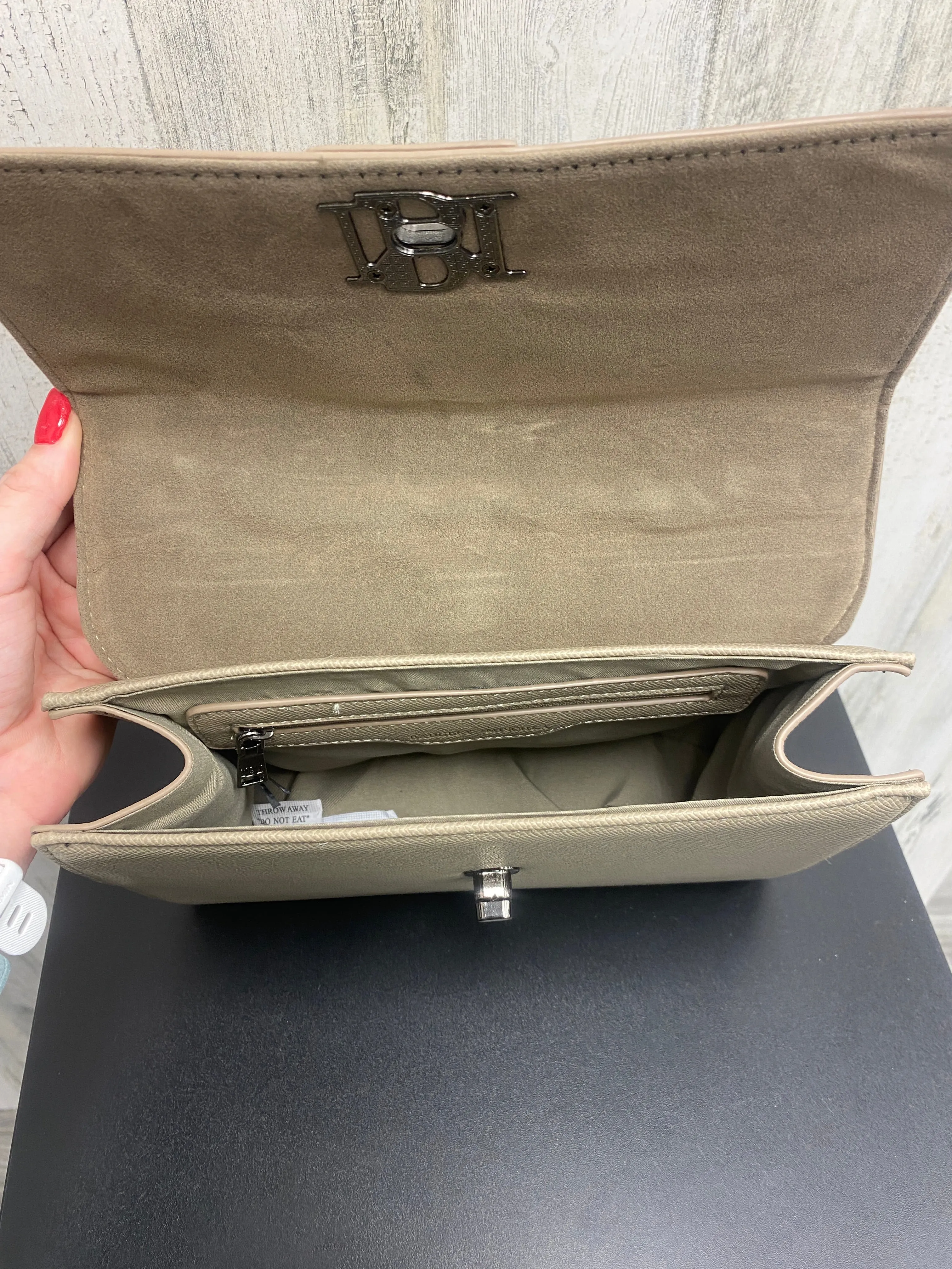 Handbag Designer By Badgley Mischka  Size: Medium