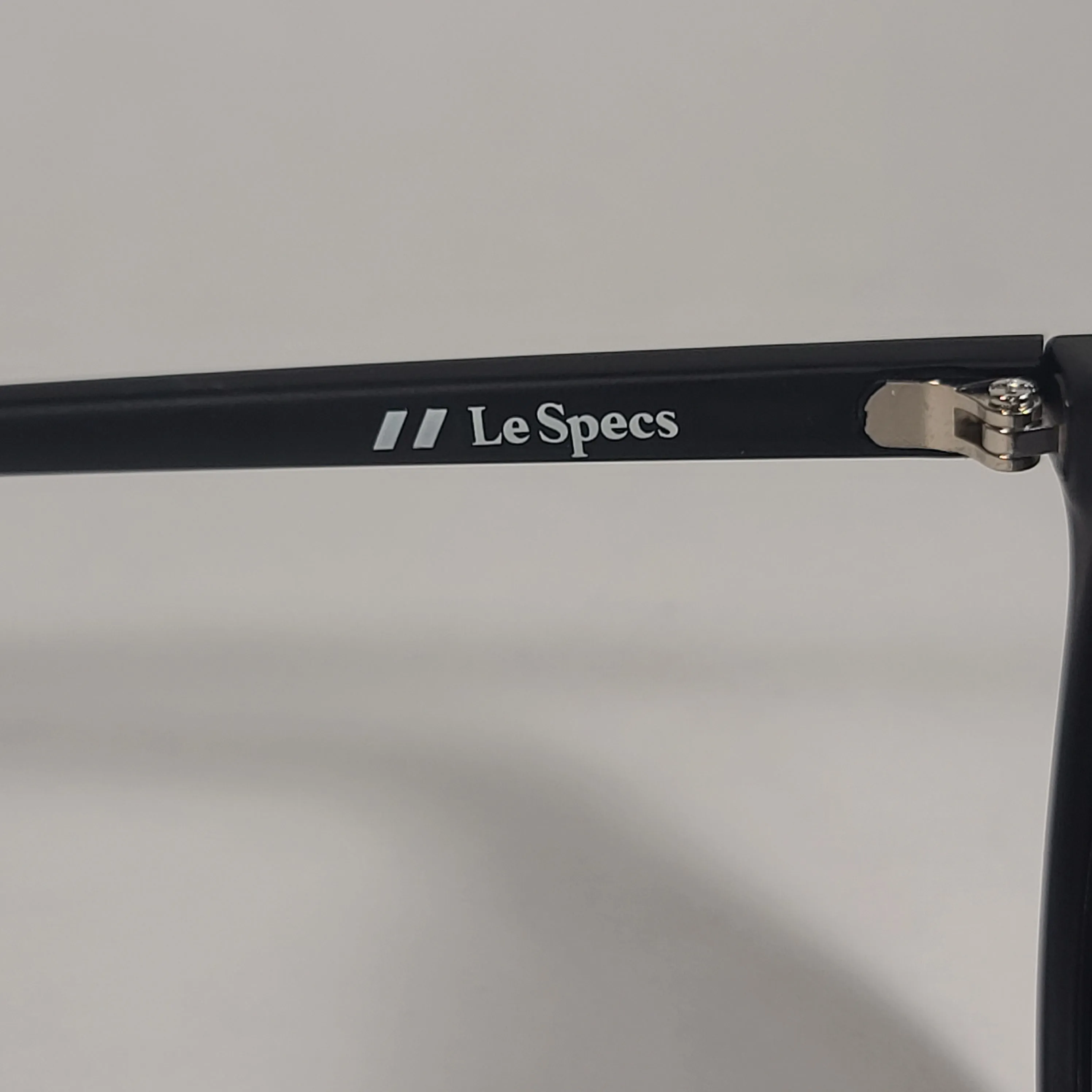 Le Specs Fire Starter Claw Round Sunglasses Matte Black Frame Gray Tinted Lens LSP1902039
