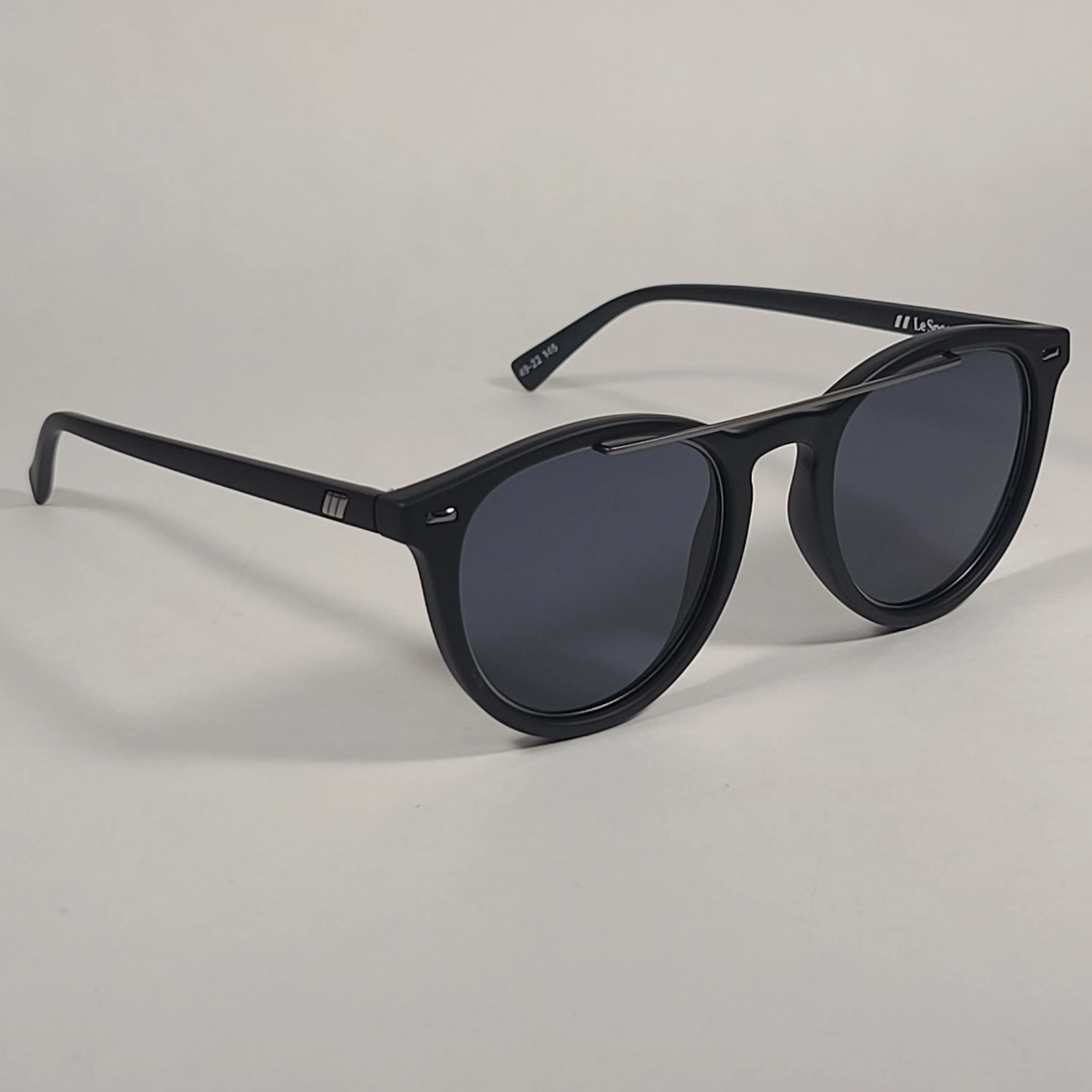 Le Specs Fire Starter Claw Round Sunglasses Matte Black Frame Gray Tinted Lens LSP1902039