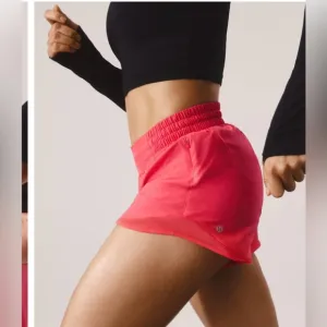 {Like New Lululemon Hotty Hot 2.5” Shorts Women's in Watermelon Red Size 6}