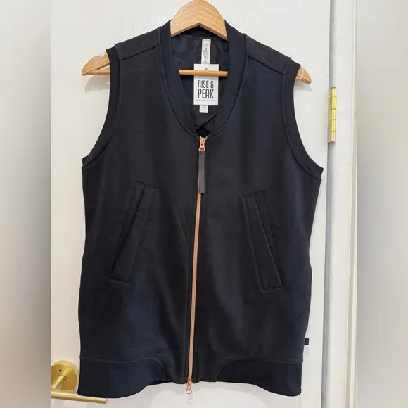 Lululemon Departure Vest in black