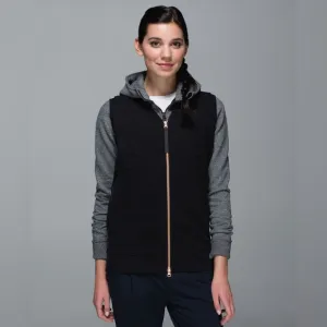 Lululemon Departure Vest in black