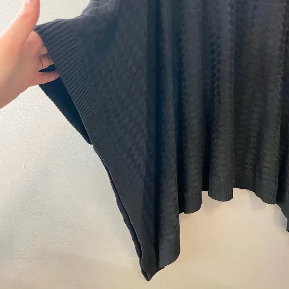 Lululemon Divinity Poncho Woven Sweater Wrap Black One Size Cashmere Blend