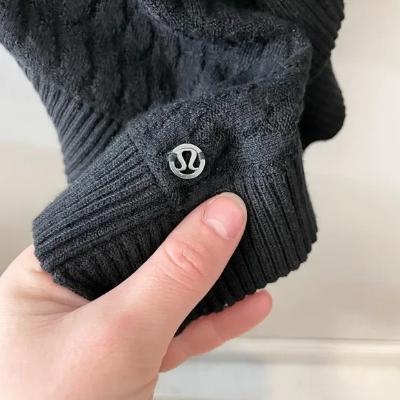 Lululemon Divinity Poncho Woven Sweater Wrap Black One Size Cashmere Blend