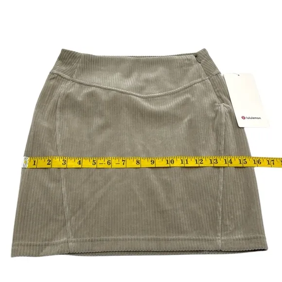Lululemon Scuba MR Mini Skirt *Velvet Cord Size 2