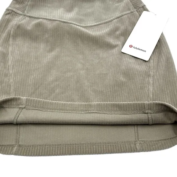 Lululemon Scuba MR Mini Skirt *Velvet Cord Size 2