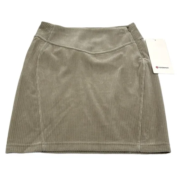 Lululemon Scuba MR Mini Skirt *Velvet Cord Size 2