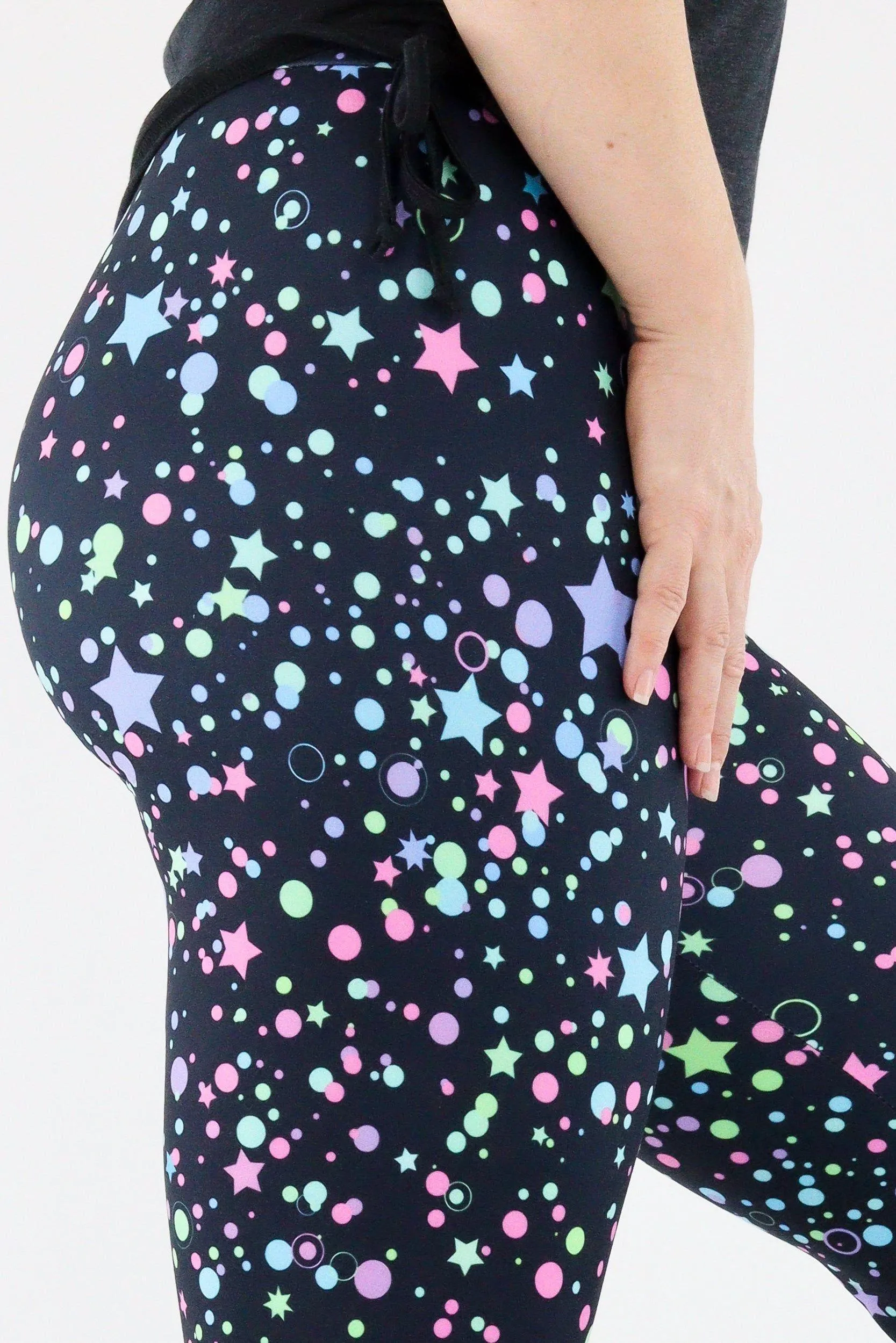 Neon Galaxy - Casual Capri Leggings