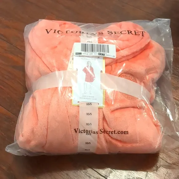 New Victoria secret Short Cozy Robe