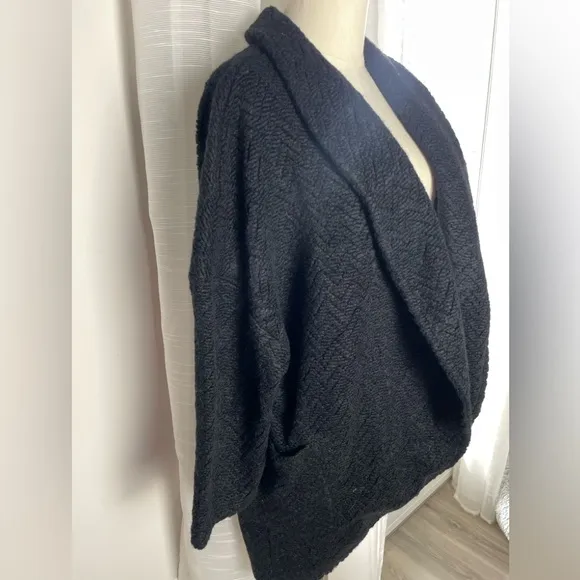 NWT Neiman Marcus Black Knit Open Shawl Cardigan Size Large Wool Blend