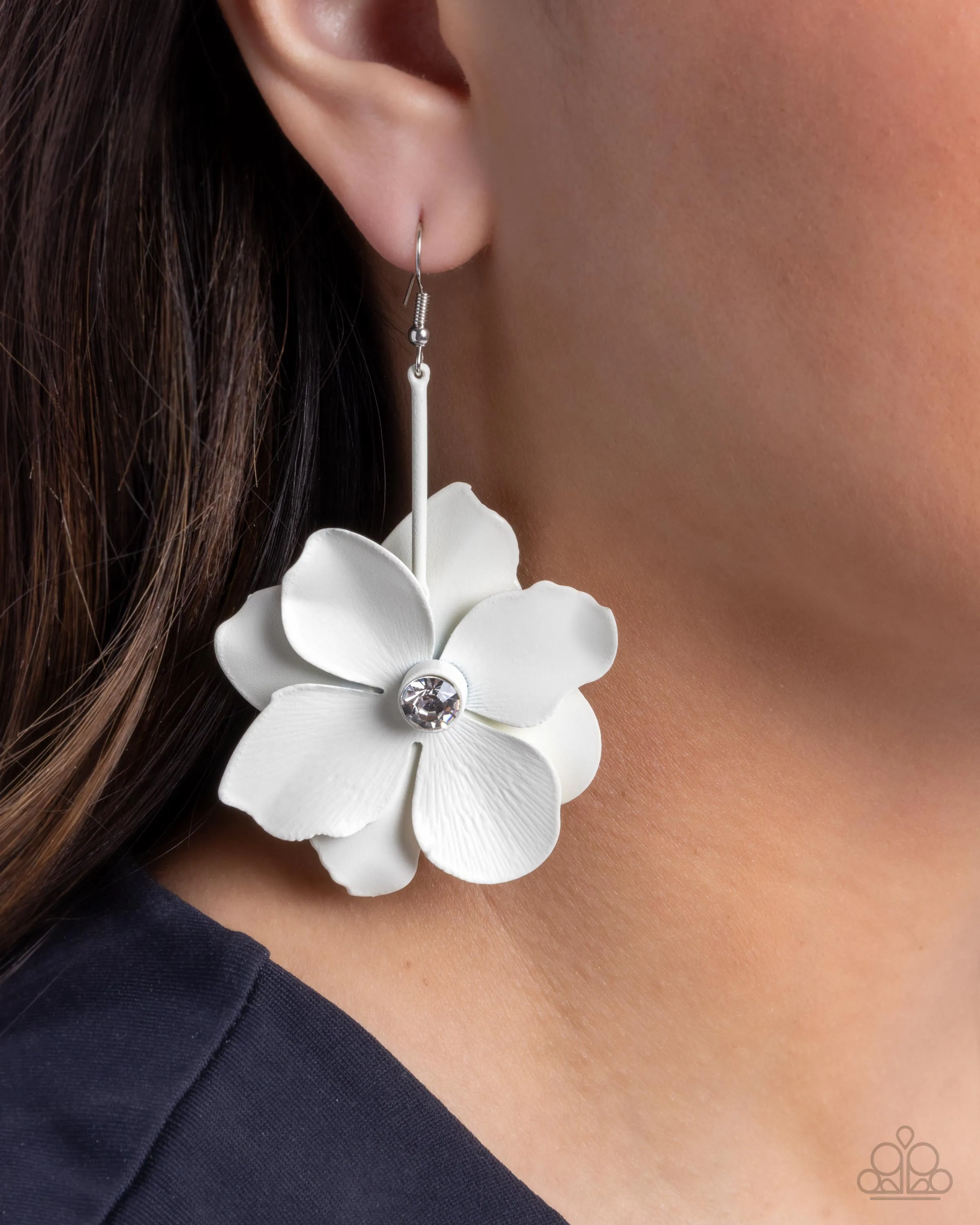 Paparazzi Generous Glisten - White Earrings