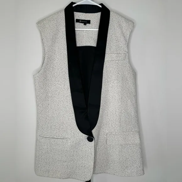 Peonia Wool Vest - Timeless Elegance and Cozy Warmth