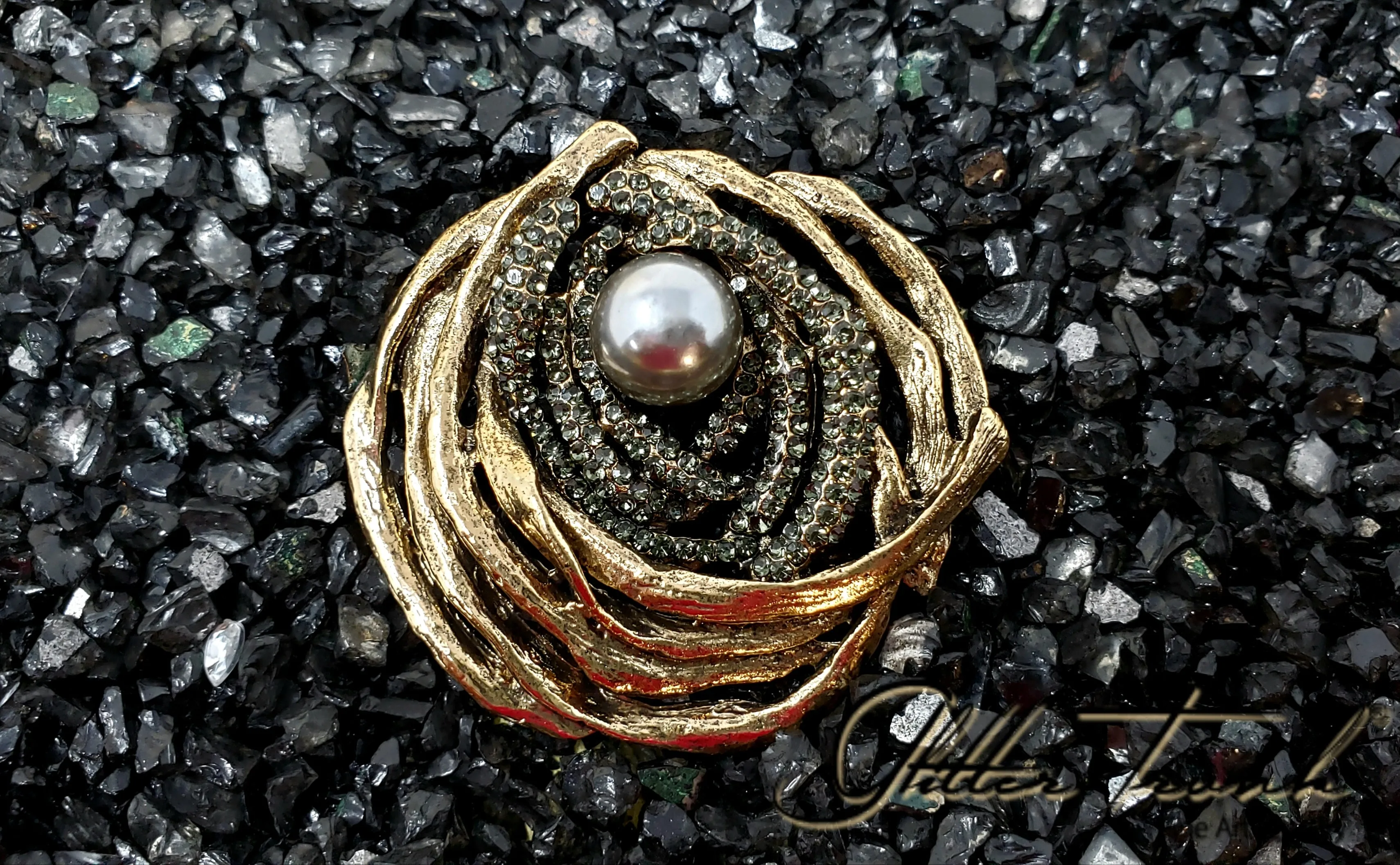 Preorder Naina Dual Tone Pearl Brooch
