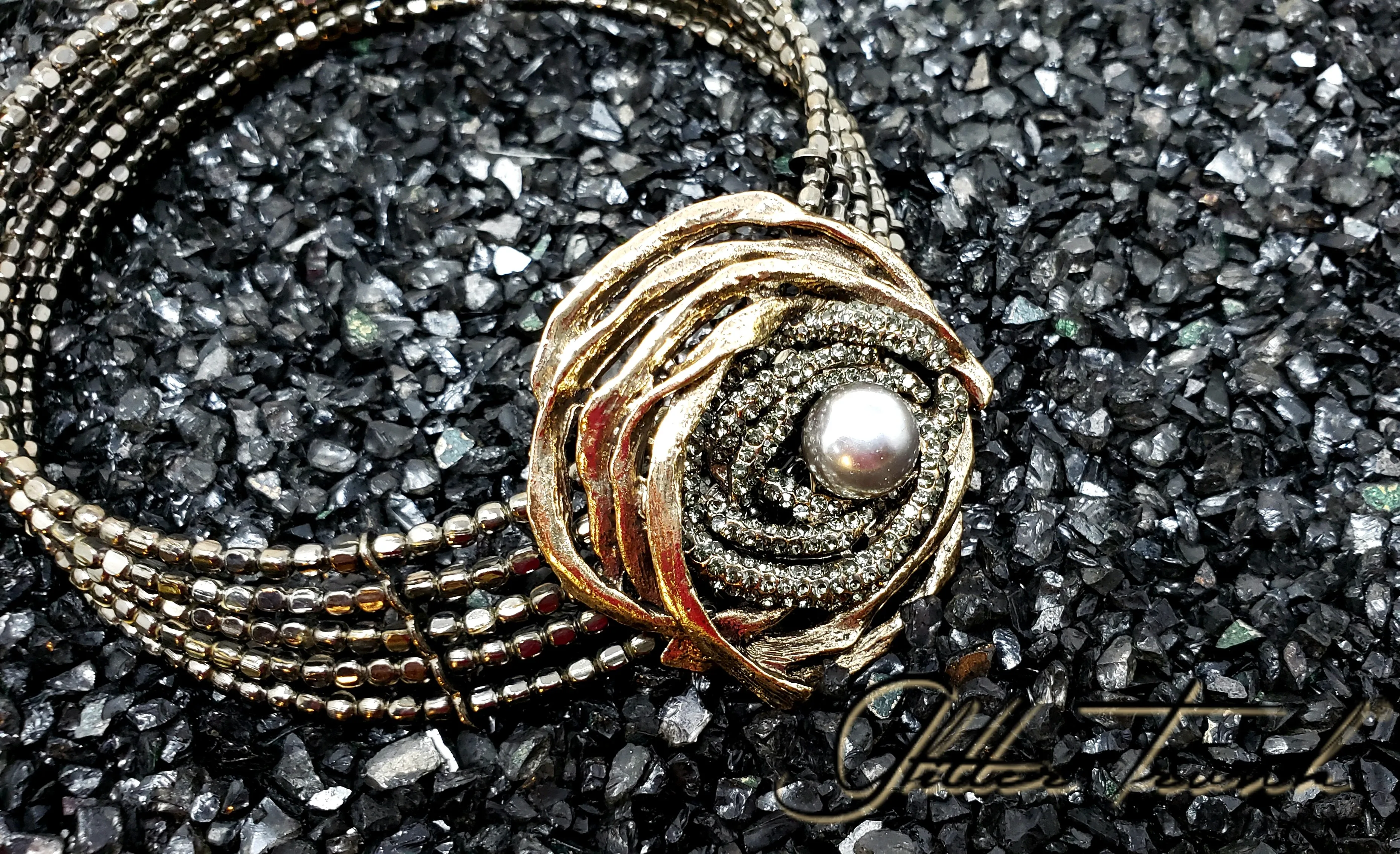 Preorder Naina Dual Tone Pearl Brooch