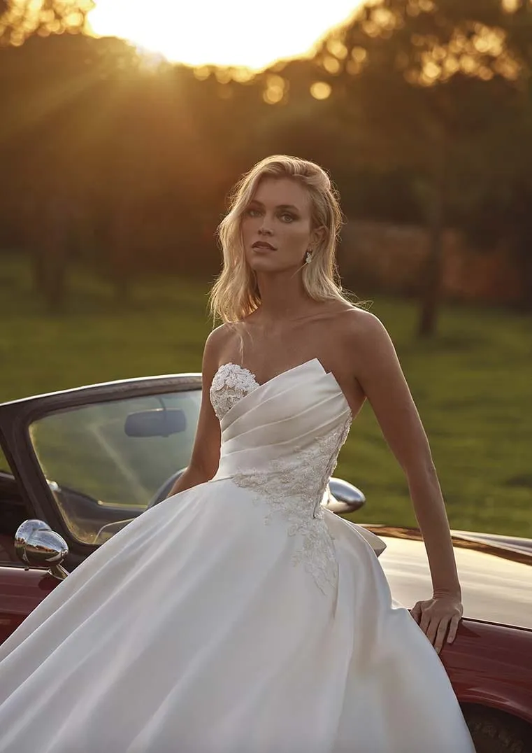 Pronovias: Napolis