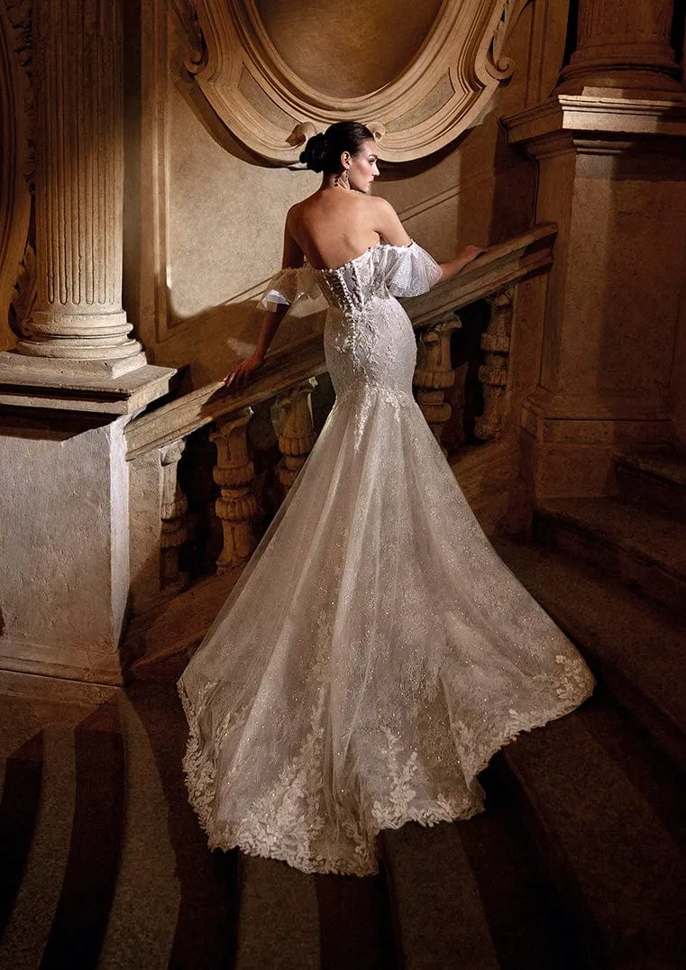 Pronovias Privee: Dazzle