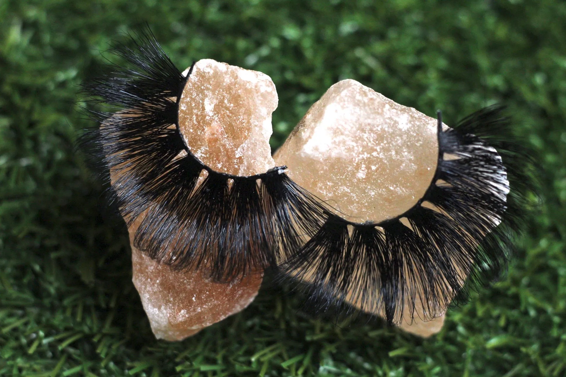 " Ari " 100 % Mink Strip ( 25 mm)