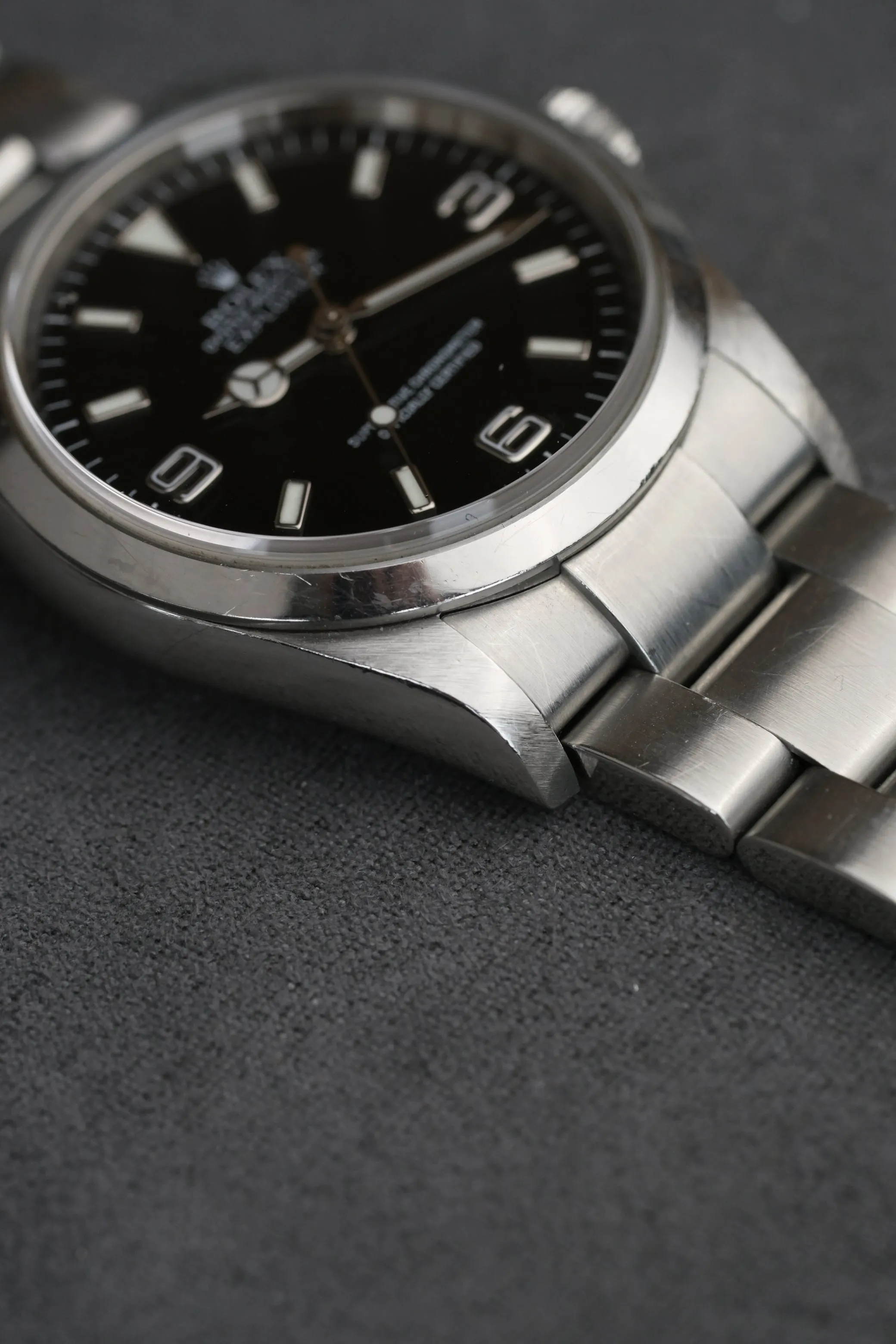 Rolex Explorer i 114270 - D Serial 2005/6
