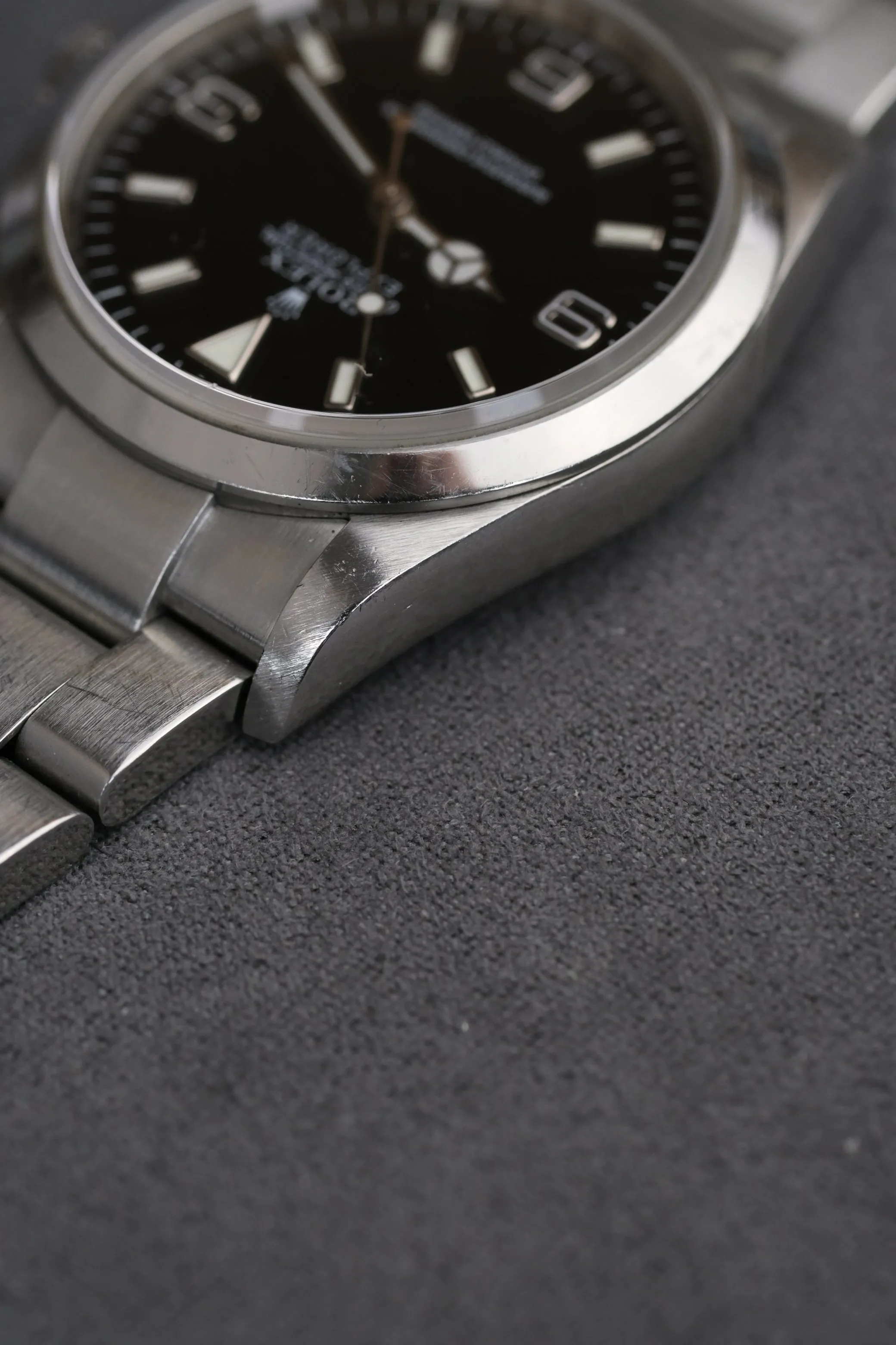 Rolex Explorer i 114270 - D Serial 2005/6