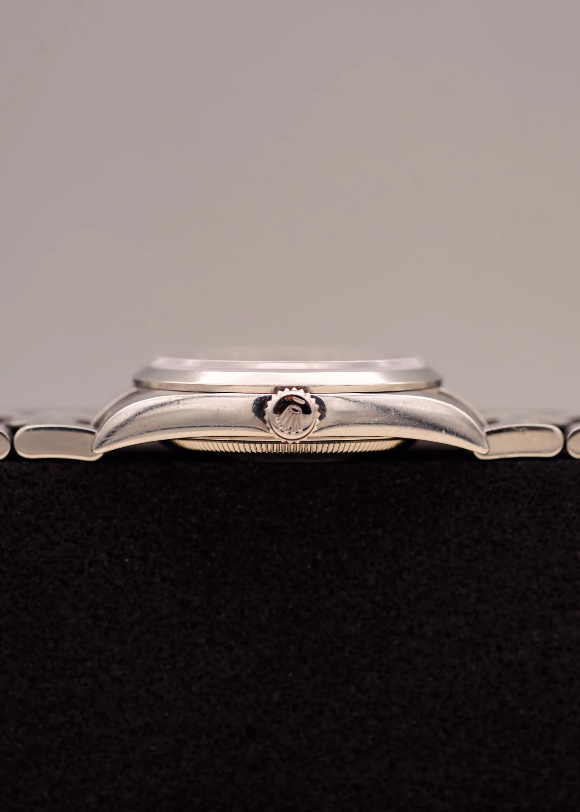Rolex Explorer i 114270 w/Service Card - 2001