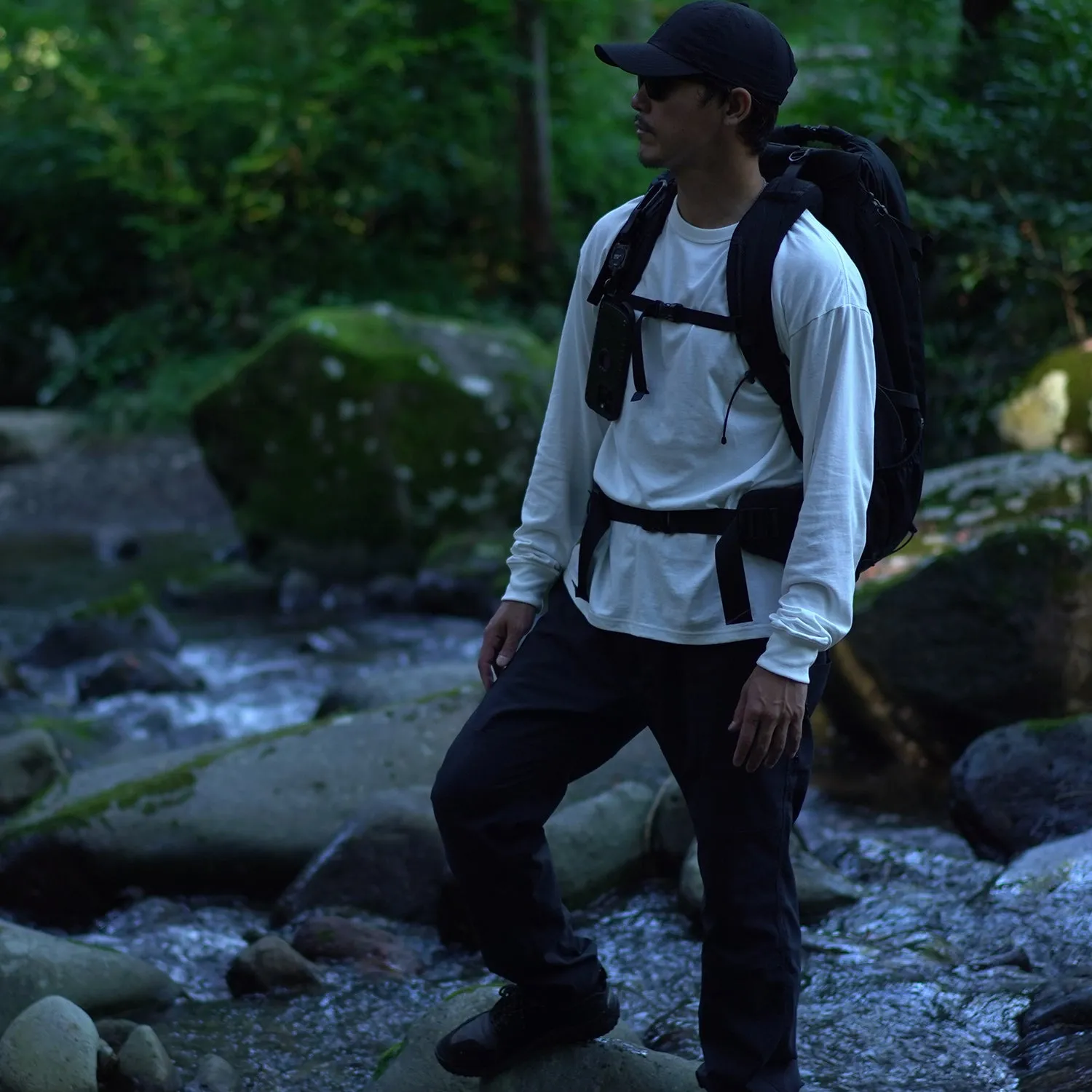 ROOT CO. | ルート　[iPhone15Pro専用]GRAVITY Shock Resist Case Rugged.