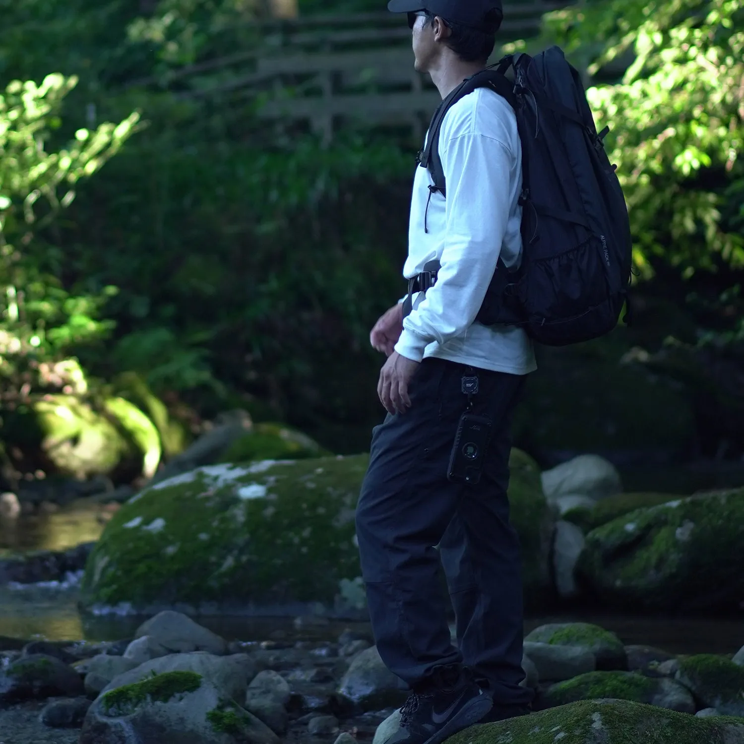 ROOT CO. | ルート　[iPhone15Pro専用]GRAVITY Shock Resist Case Rugged.