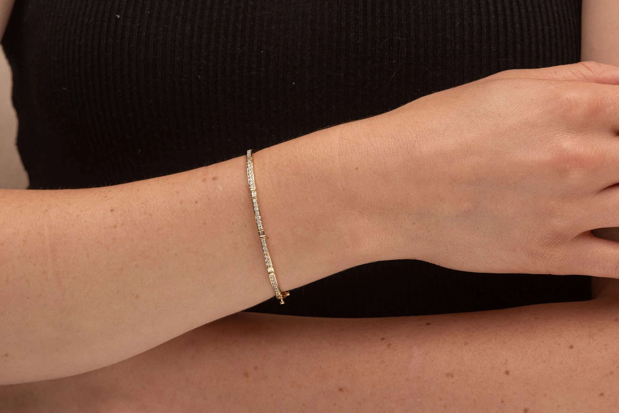 Round and Baguette diamond bangle