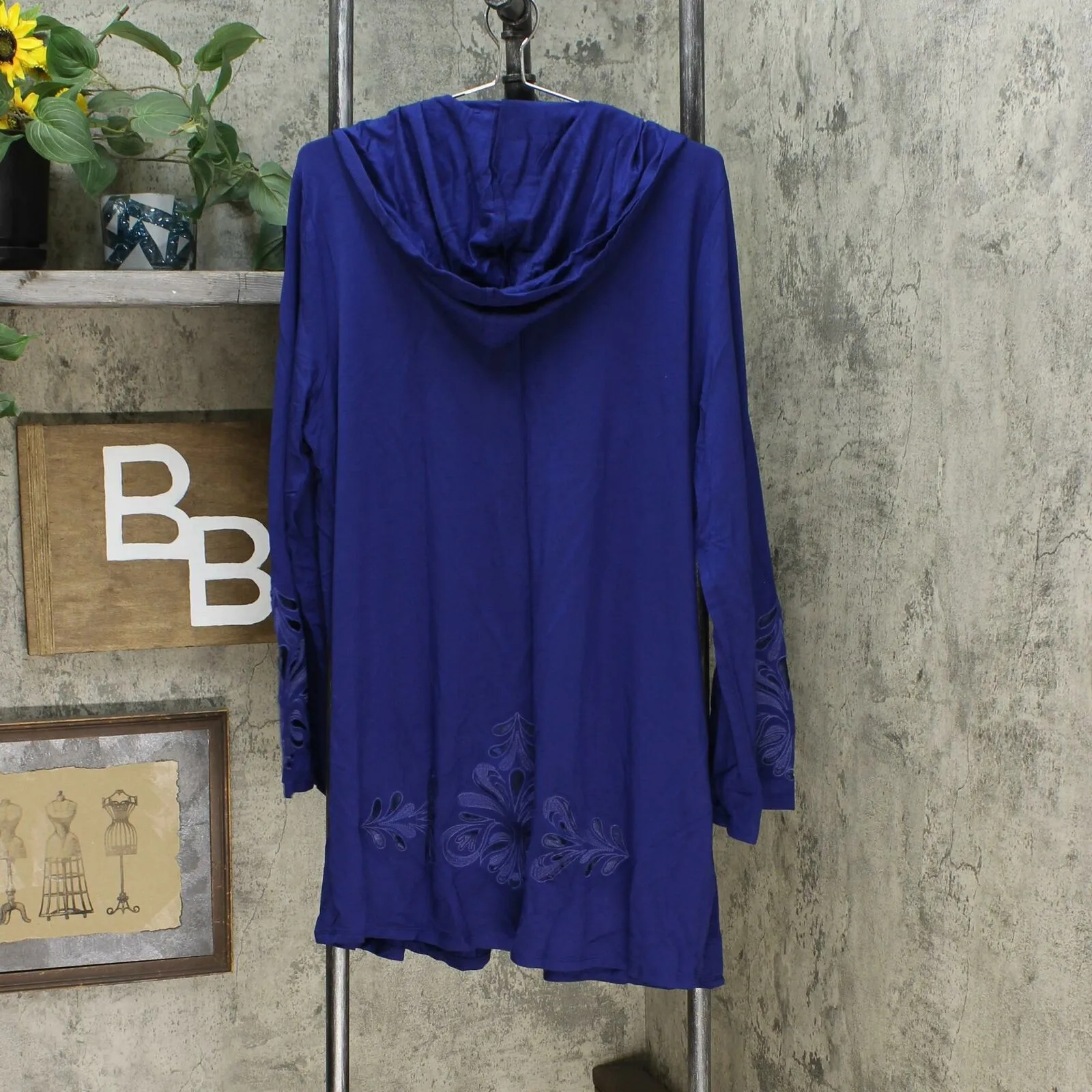 Soft & Cozy Cool Women's Embroidered Hooded Cardigan