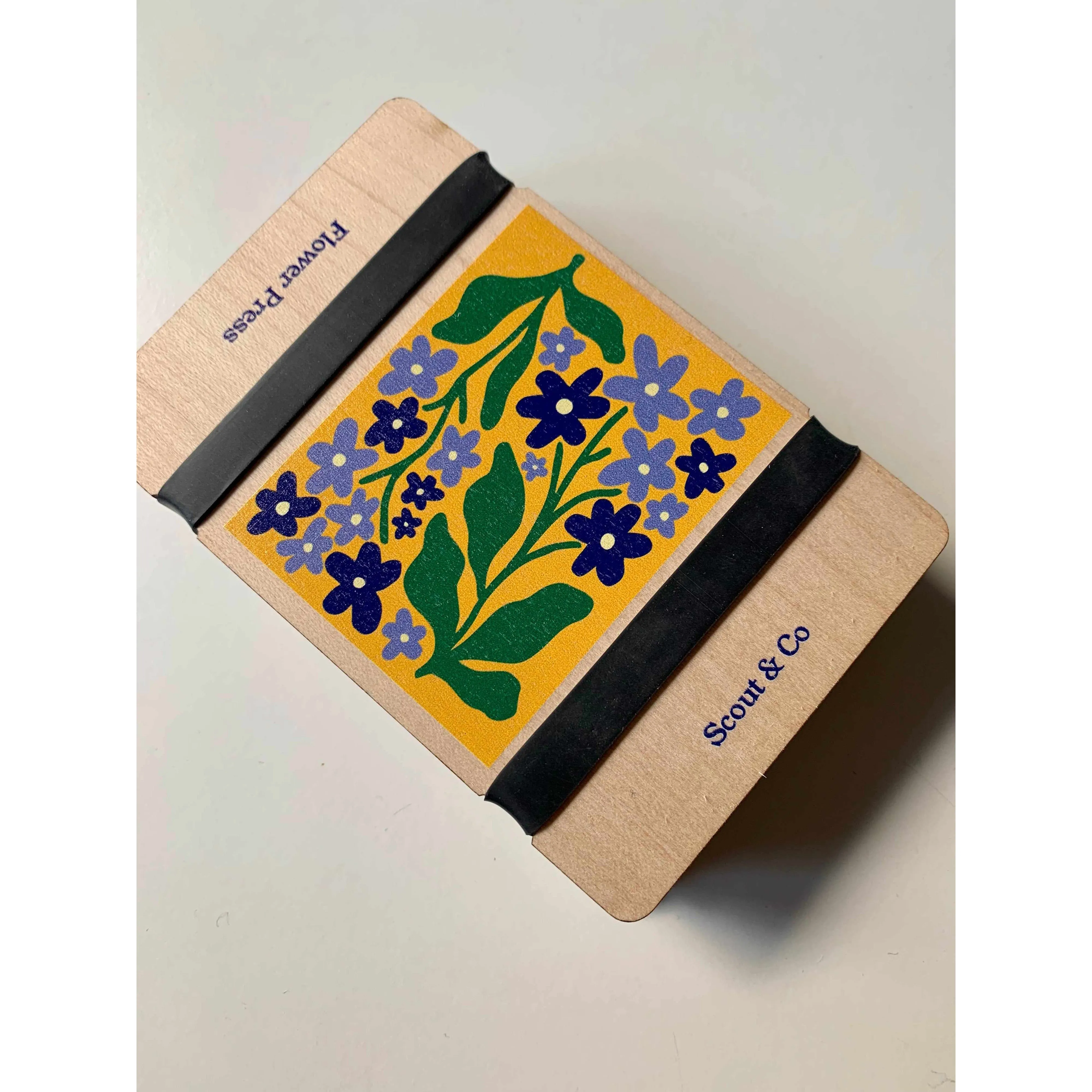Studio Wald x Scout & Co exclusive  - Pocket flower press - Forget Me Not
