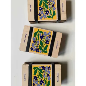 Studio Wald x Scout & Co exclusive  - Pocket flower press - Forget Me Not